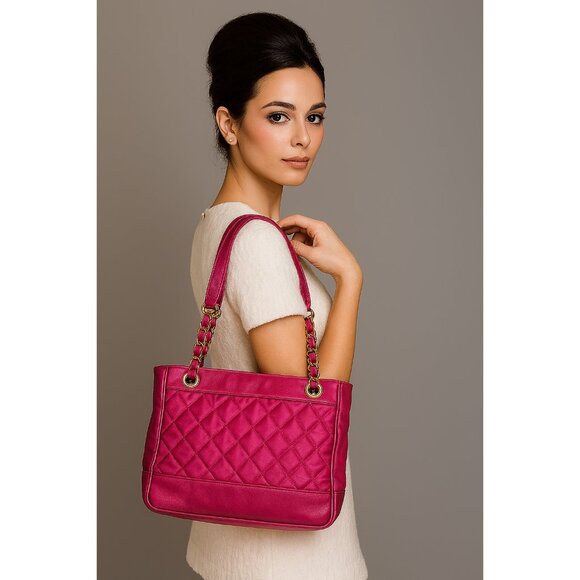 CHANEL Matelasse Shoulder Bag Bright Pink Lambskin CC Leather & Satin Quilted - Picture 3 of 16